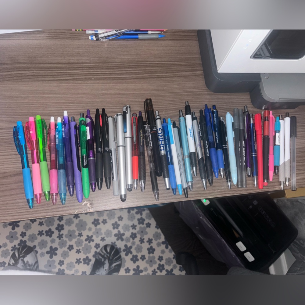 Assorted Ballpoint Pens Set